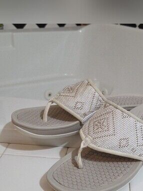 Baretraps Dasie Women's Thong Slide Flip Flop Beige Sandal Comfort Size 10